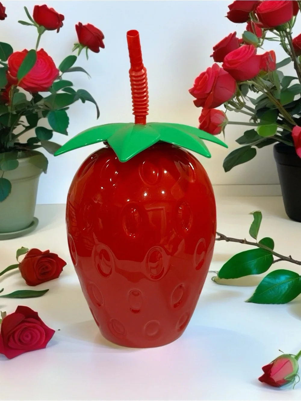Strawberry-Shaped Red Drink Tumbler with Green Leaf Lid
